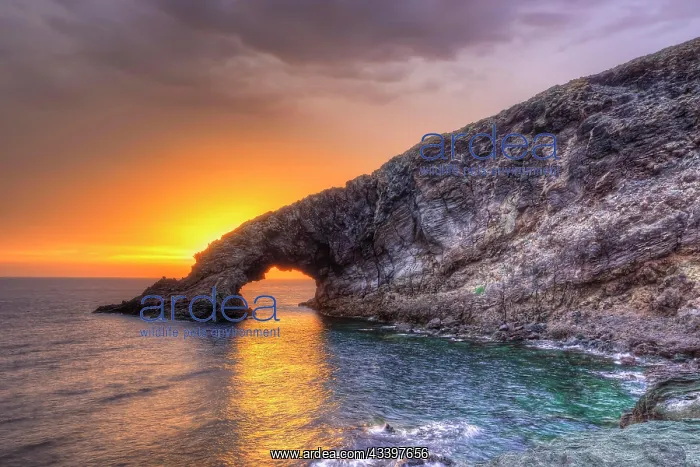 : Dawn, Arco dell'Elefante, sunrise, rock gate, grey : Dawn, Arco dell'Elefante, sunrise, rock gate, grey