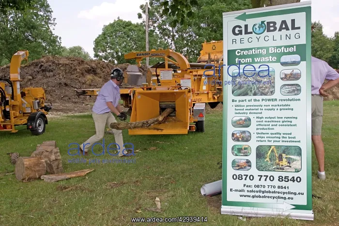 : Demonstration by Global Recycling creating biofuel : Demonstration by Global Recycling creating biofuel
