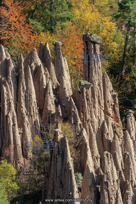 : Detailed picture of the famous earth pyramids near : Detailed picture of the famous earth pyramids near