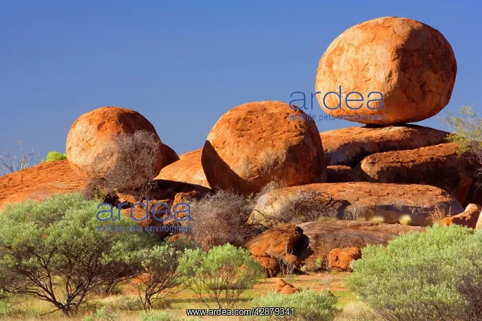 : Devils Marbles - three nearly perfectly circular : Devils Marbles - three nearly perfectly circular