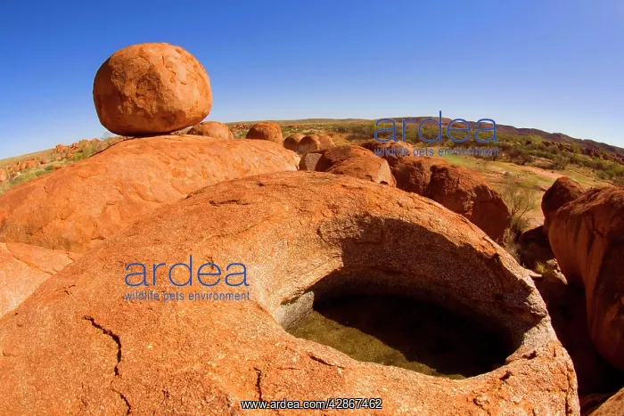 : Devils Marbles - a nearly perfectly circular shaped : Devils Marbles - a nearly perfectly circular shaped