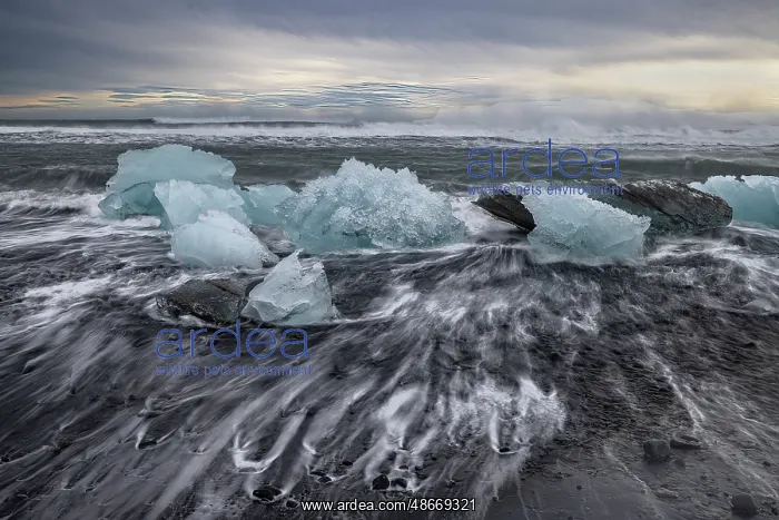 : Diamond Beach surf, Iceland : Diamond Beach surf, Iceland