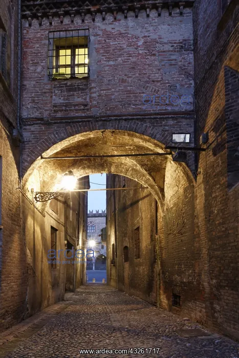 : DIG, Geografie, Lombardei, Mantua, Vicolo Bonacolsi : DIG, Geografie, Lombardei, Mantua, Vicolo Bonacolsi
