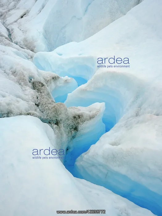 : Drainage system on the surface of the ice sheet : Drainage system on the surface of the ice sheet