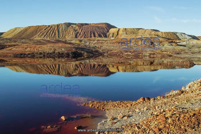 : Dramatic landscape of mineral-rich ground and rock sca : Dramatic landscape of mineral-rich ground and rock sca