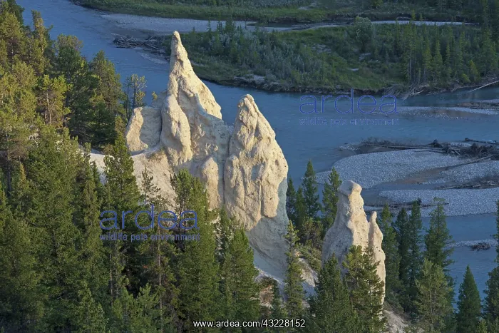  : Earth Pyramids  /  Hoodoos