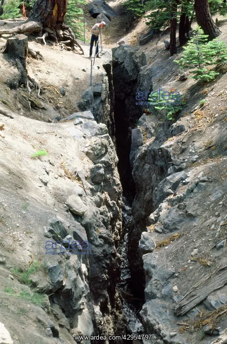: Earthquake fault : Earthquake fault