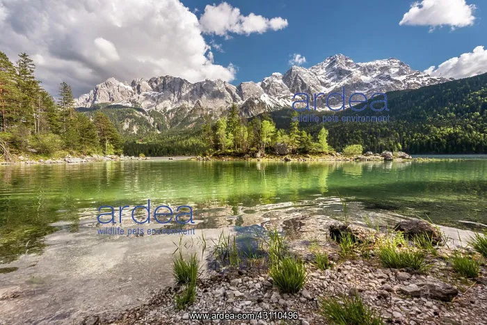 : Eibsee lake and Zugspitze massif with Zugspitze : Eibsee lake and Zugspitze massif with Zugspitze