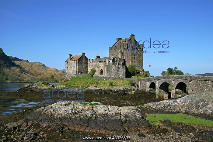 : Eilean Donan Castle, Scotland. The famous : Eilean Donan Castle, Scotland. The famous