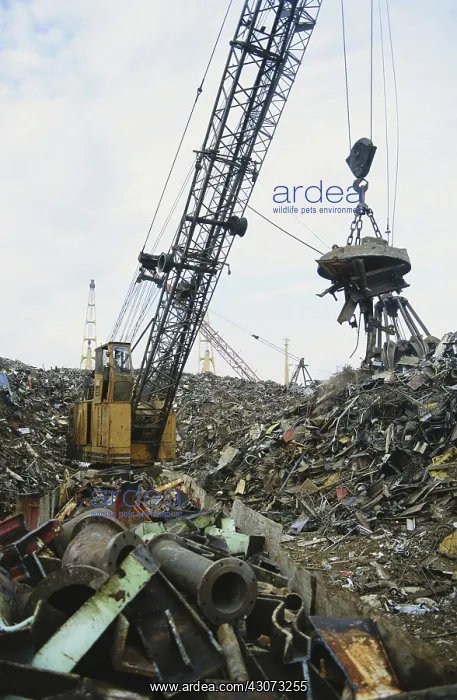 : Electromagnet Moving Scrap Metal : Electromagnet Moving Scrap Metal