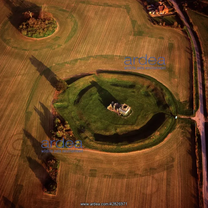 : England - Aerial view. Cluster of Neolithic sacred : England - Aerial view. Cluster of Neolithic sacred