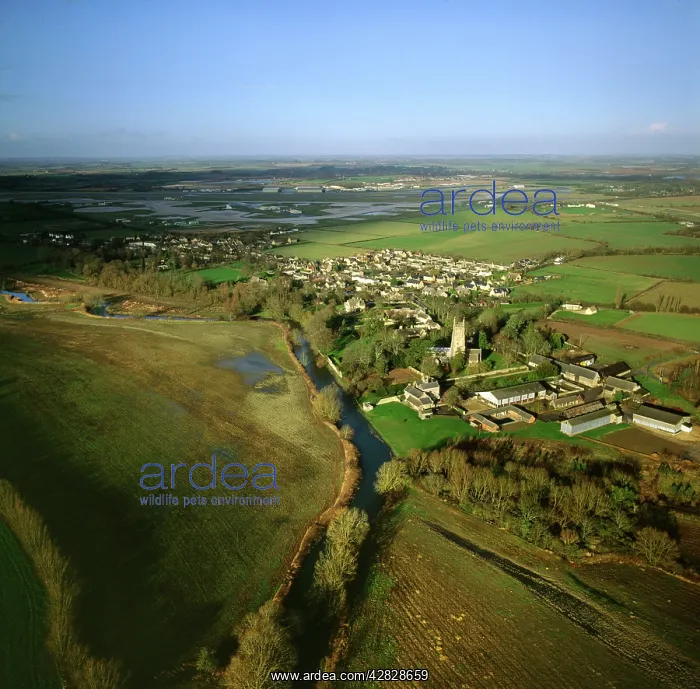 : England - Aerial view, Kempsford and River Thames : England - Aerial view, Kempsford and River Thames