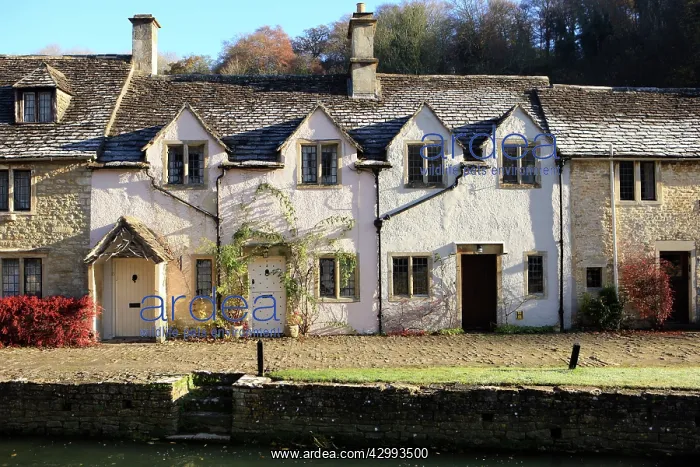 : English Country Cottages - by river : English Country Cottages - by river