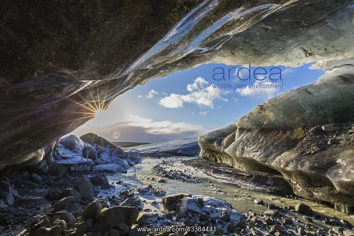 : Entrance of the Crystal, natural ice cave in the BreiEamerku : Entrance of the Crystal, natural ice cave in the BreiEamerku