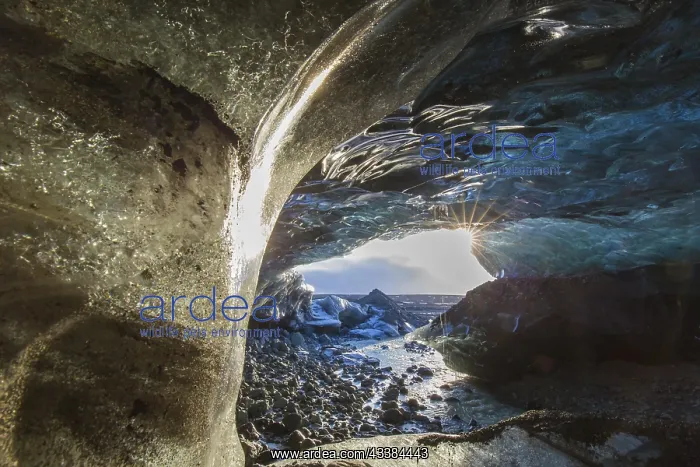 : Entrance of the Crystal, natural ice cave in the BreiEamerku : Entrance of the Crystal, natural ice cave in the BreiEamerku