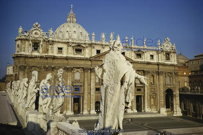 : Eroded Staturary, St. Peter's Basilica, Rome : Eroded Staturary, St. Peter's Basilica, Rome