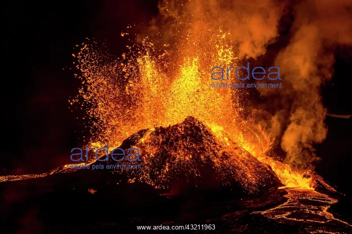 : Eruption in Geldingadalur, Fagradalsfjall, Reykjanes : Eruption in Geldingadalur, Fagradalsfjall, Reykjanes