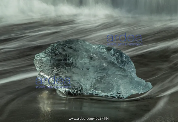 : Europe, Iceland, Breidamerkursandur. Iceberg : Europe, Iceland, Breidamerkursandur. Iceberg