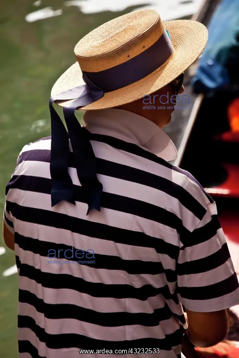 : Europe, Italy, Venice, Gondolier waiting : Europe, Italy, Venice, Gondolier waiting