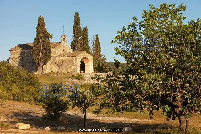 : Evening sunlight on Chapelle Saint-Sixte : Evening sunlight on Chapelle Saint-Sixte
