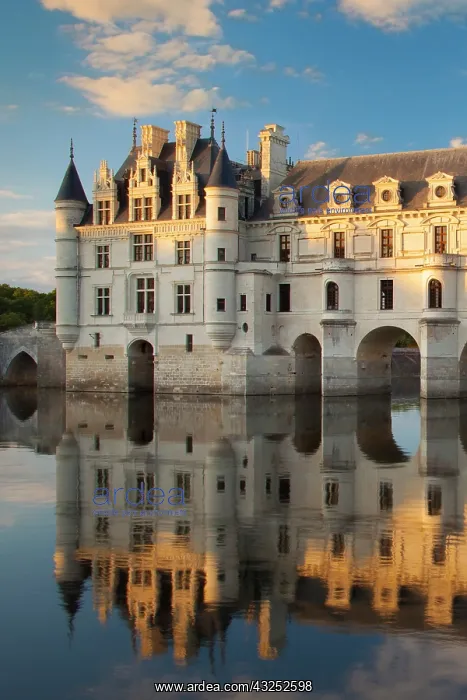 : Evening sunlight on Chateau Chenonceau and : Evening sunlight on Chateau Chenonceau and