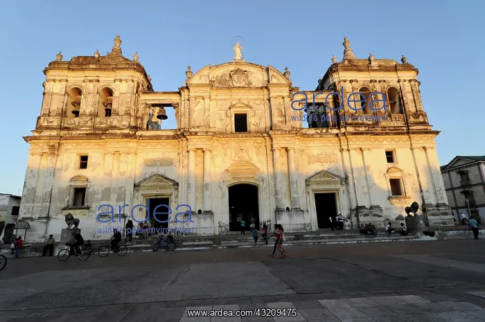 : Exterior view, Leon Cathedral, Catedral de la Asuncion : Exterior view, Leon Cathedral, Catedral de la Asuncion
