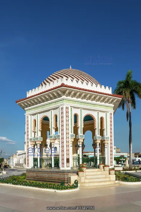 : The eye-catching gazebo at the Parque Cespedes : The eye-catching gazebo at the Parque Cespedes