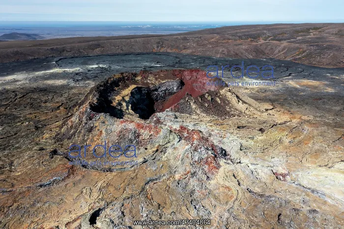 : Fagradalsfjall volcano and cooled lava, Krosuvik : Fagradalsfjall volcano and cooled lava, Krosuvik