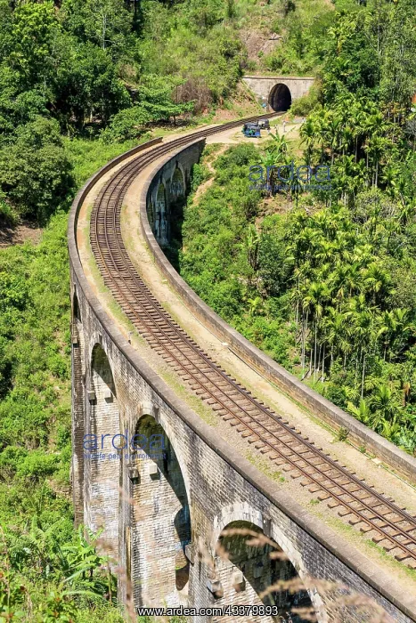 : The famous Nine Arches Bridge in the Uva provinc : The famous Nine Arches Bridge in the Uva provinc