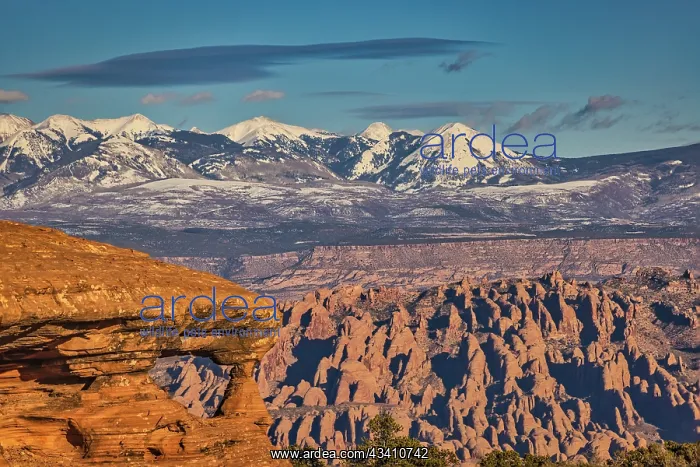 : Fang Arch, Dead Horse Point, Canyonlands National Park, Utah