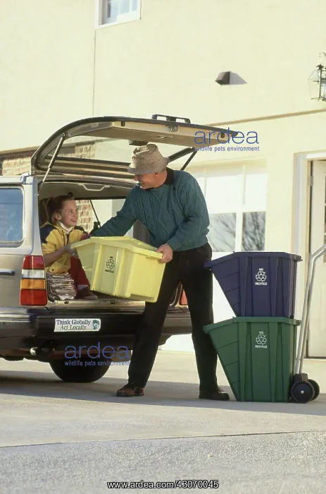 : Father & Daughter Recycling : Father & Daughter Recycling
