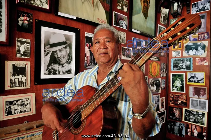 : Feliberto Nu&, xf1;ez, wellknown Son singer and guitarist : Feliberto Nu&, xf1;ez, wellknown Son singer and guitarist