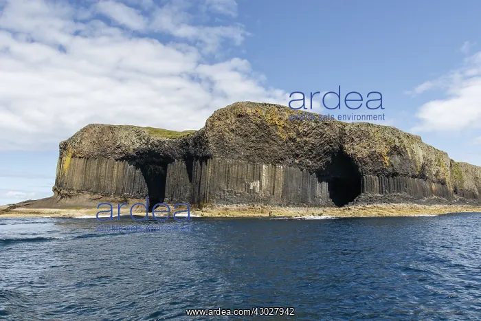 : Fingal's Cave of Staffa Island, volcanic island : Fingal's Cave of Staffa Island, volcanic island
