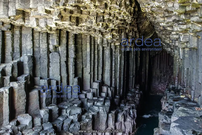 : Fingal's Cave of Staffa Island, volcanic island : Fingal's Cave of Staffa Island, volcanic island