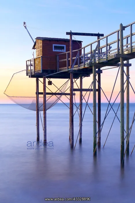 : Fishing cabin on stilts for plaice fishing, Saint : Fishing cabin on stilts for plaice fishing, Saint