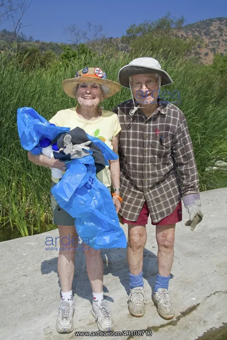  : FoLAR's annual River Cleanup