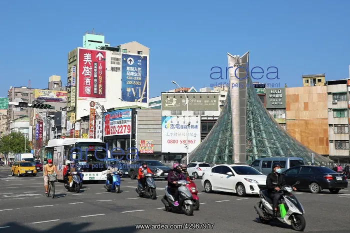 : Formosa Boulevard metro station and crossroads : Formosa Boulevard metro station and crossroads