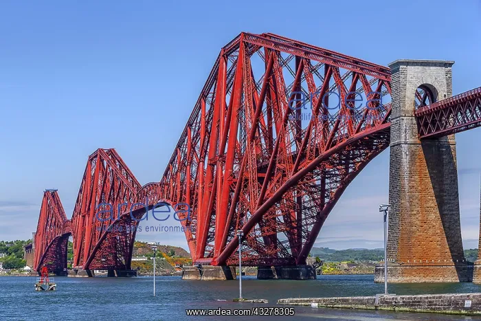 : Forth Bridge - famous rail bridge over the Firth : Forth Bridge - famous rail bridge over the Firth