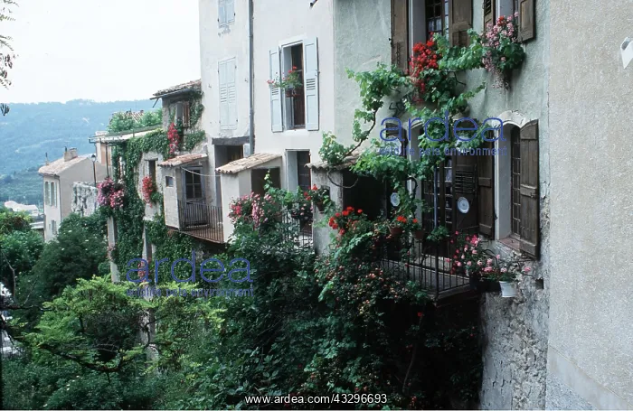 : France - Hanging balconies : France - Hanging balconies