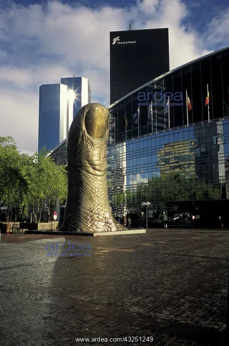 : France, Paris, La Defense. Sculpture Le : France, Paris, La Defense. Sculpture Le