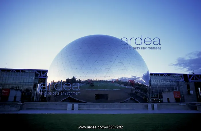 : France, Paris. Parc de la Villette, La Geode : France, Paris. Parc de la Villette, La Geode