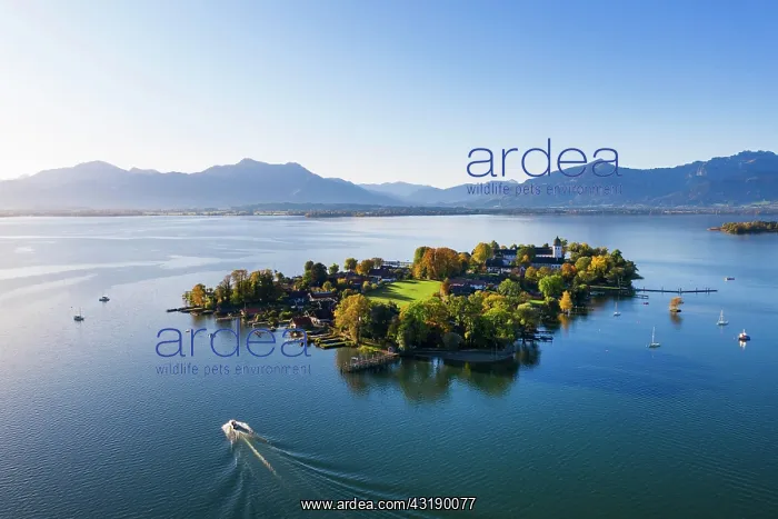 : Fraueninsel with alpine chain, Frauenchiemsee, Chiemsee : Fraueninsel with alpine chain, Frauenchiemsee, Chiemsee