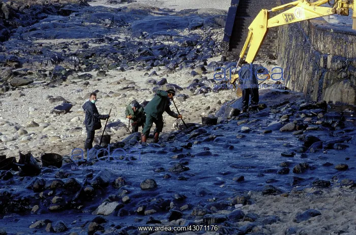 : Galicia Oil Spill : Galicia Oil Spill