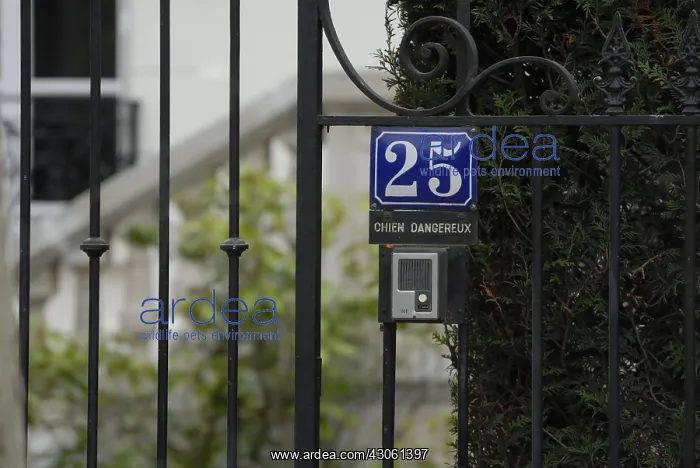 : Gate with dangerous dog mention France : Gate with dangerous dog mention France