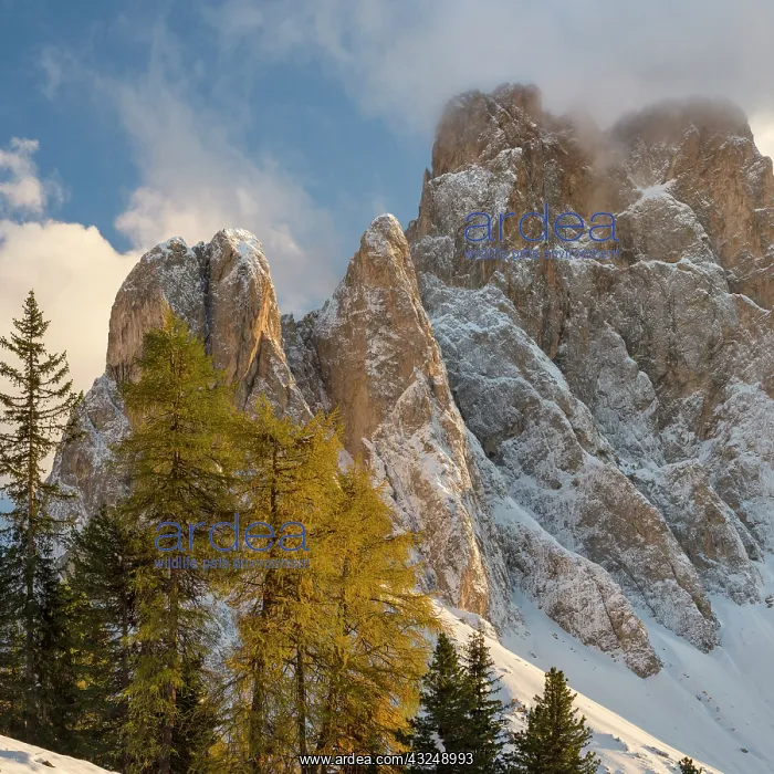 : Geisler mountain range in the dolomites of the Villnoss : Geisler mountain range in the dolomites of the Villnoss