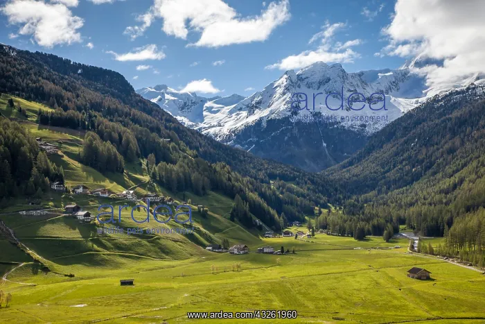 : Geografie, Italien, Blick ins Bachertal : Geografie, Italien, Blick ins Bachertal