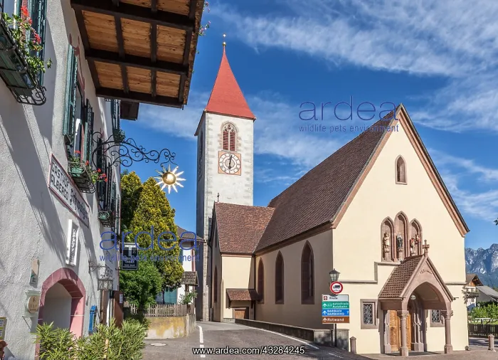 : Geografie, Italien, Dorfkirche von : Geografie, Italien, Dorfkirche von