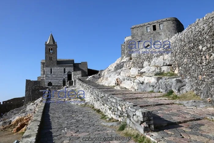 : Geografie, Kirche San Pietro, erbaut 1256 / 1277 : Geografie, Kirche San Pietro, erbaut 1256 / 1277