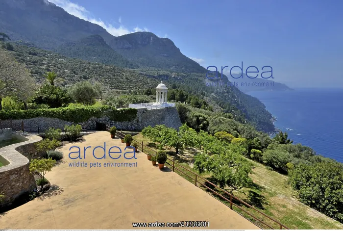 : Geografie, Spanien, Ionischer Tempel auf dem Landgut : Geografie, Spanien, Ionischer Tempel auf dem Landgut