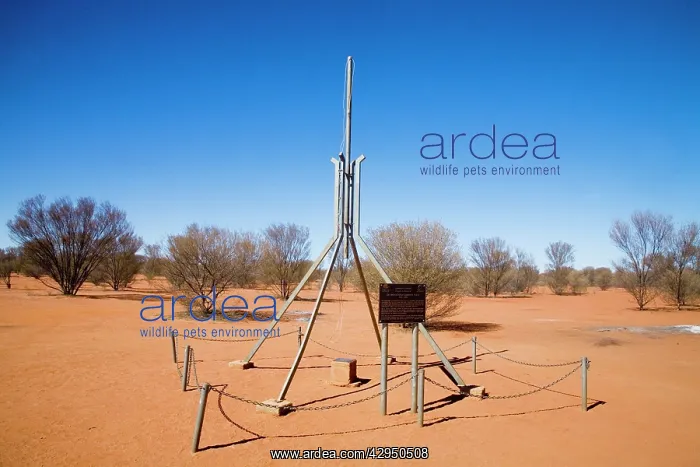 : Geographic Centre of Australia : Geographic Centre of Australia